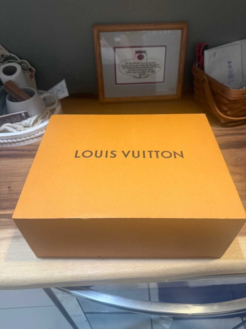 LOUIS VUITTON BOX WITH EXTRA SHOELACES